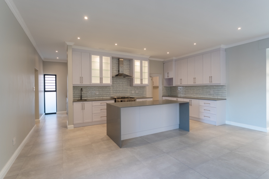 3 Bedroom Property for Sale in Wavecrest Eastern Cape